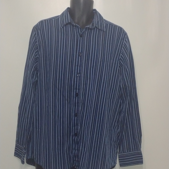 Liz Claiborne men shirt. - Picture 1 of 3
